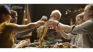 Freschello festeggia i 25 anni all'insegna del cross mediale con una nuova campagna