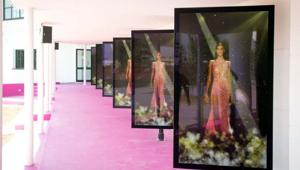 Fondazione Fashion Research Italy svela la Passerella Multimediale e la ‘Statua’ di Donna in attesa del Grand Opening