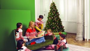 Christmas Jumper Day 2018: Save The Children si unisce a Frida Giannini per il maglione d'eccezione in vendita negli store OVS
