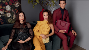 La campagna Holiday 2019 di Furla mette in scena l’universalità dei sentimenti. Firma Wednesday Agency