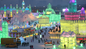 In Cina il Covid non ferma il Festival del ghiaccio