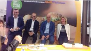 McDonald's e GialloZafferano lanciano i due nuovi panini McChicken Variations, uno dei quali scelto dagli utenti online. Al via  campagna multimedia di Leo Burnett. Cresce a doppia cifra il budget adv della catena nel 2019