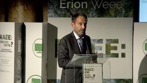 A Milano, Erion e Amsa lanciano iniziativa all'eco isola intelligente di Piazza Portello per raccogliere i piccoli RAEE