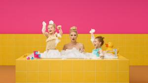 Michelle Hunziker e Artsana Group lanciano Goovi in tv e online con Spring Studios e Wavemaker