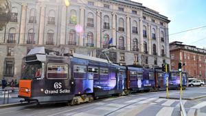 Grand Seiko sfila a Milano sui tram con IGPDecaux