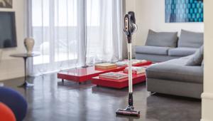 Hoover lancia la scopa senza filo H-Free con una campagna televisiva da 2 milioni di Euro e la creatività di Cayenne