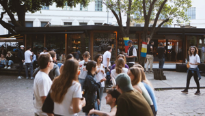Hearts & Science firma il format 'Disaronno Bar', un progetto esperienziale in sette bar di quartiere a Milano e Roma