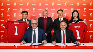 Haier sigla due partnership globali pluriennali con Liverpool FC e Paris Saint-Germain