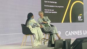Cannes Lions 2023. Sir John Hegarty: “Idee e creatività sono l’unica arma che abbiamo per salvare il mondo inquinato da un eccesso di comunicazione. L’IA? Uno strumento fenomenale, ma senz’anima”