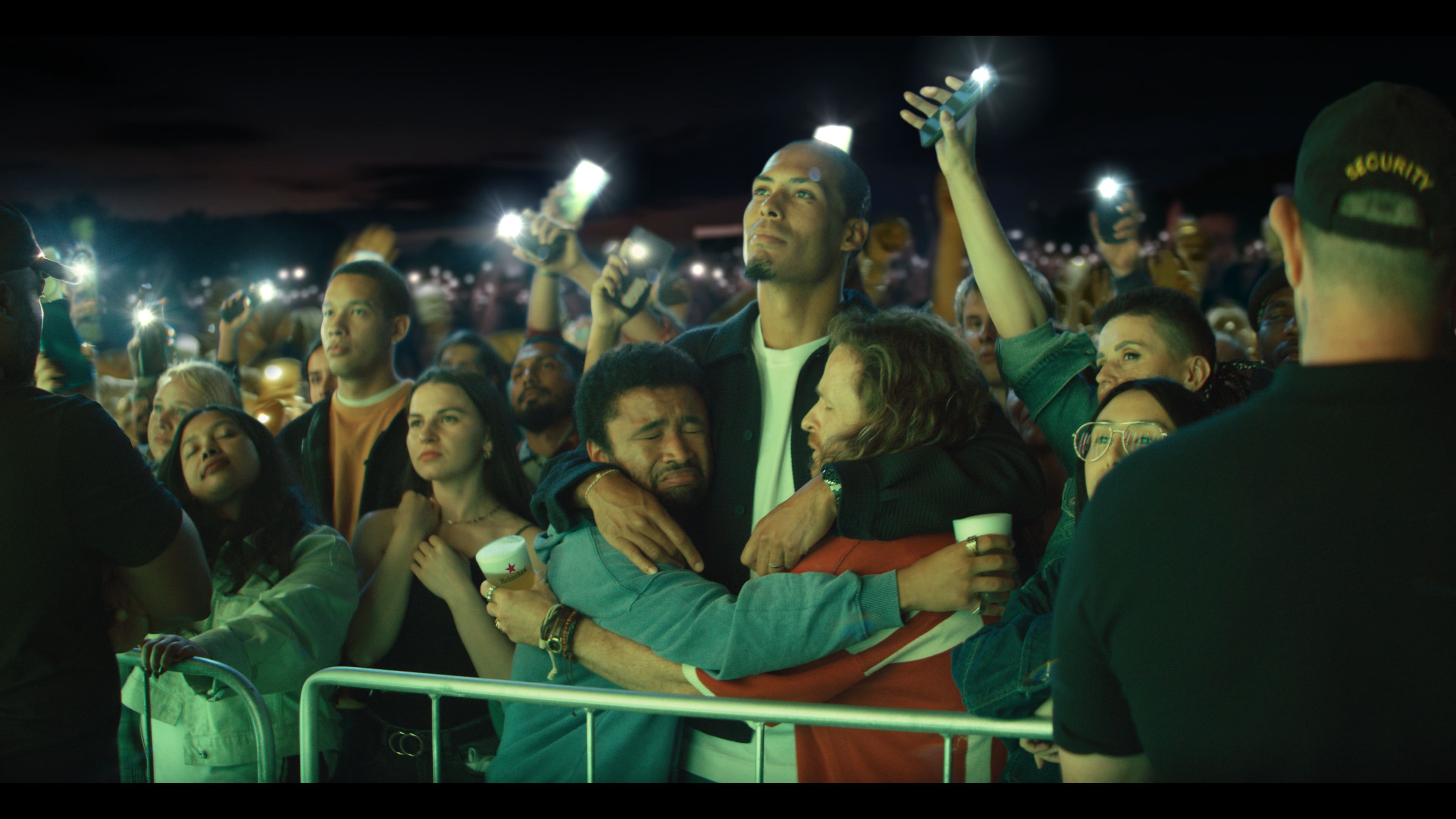 Heineken lancia in Italia Fans Have More Friends, la nuova piattaforma globale di sponsorizzazione che celebra le passioni condivise che creano connessioni tra i fan. Al via gli spot firmati LePub