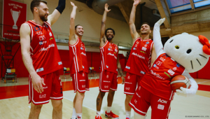 Sanrio e Olimpia Milano: a canestro con Hello Kitty per celebrare l'amicizia e il fair play