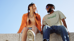 Ricerca Herbalife. Gen Z e salute: il 64% ritiene di prestare più attenzione al proprio benessere rispetto alle generazioni precedenti