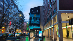 Hisense debutta a Milano nel mondo del mural advertising con un’opera d’arte urbana dedicata alla FIFA Club World Cup 2026