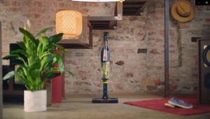'Clean the way you live' con la scopa elettrica H-FREE 500 Hoover. Al via la campagna firmata Dilemma in tv e digital