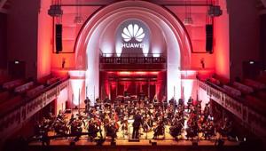 L’intelligenza artificiale di Huawei termina la celebre sinfonia incompiuta di Schubert con una live performance alla Cadogan Hall di Londra