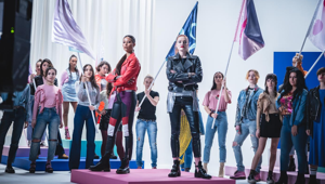 Avon lancia un video musicale con il duo Icona Pop per celebrare il coraggio femminile