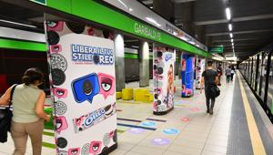 Lo stile Oreo firmato Chiara Ferragni 'invade' la metropolitana di Milano con Bitmama, IGPDecaux, “The Blonde Salad”,  IGPDecaux, Carat e Posterscope