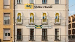 IKEA arriva in Sardegna: una campagna ironica di Wavemaker “corregge” la statua di Carlo Felice per indicare la strada verso il nuovo store di Elmas