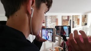 “Il cinema non si ferma”: a fine aprile arriva il docufilm a scopo benefico interamente realizzato con telefonini e webcam, prodotto da DeltaDue Media. I proventi saranno devoluti alla Protezione Civile