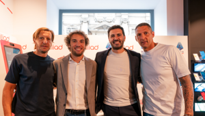 Iliad. Grande successo per il Meet & Greet con Marco Materazzi e Massimo Ambrosini nell'edicola in Piazza XXIV Maggio a Milano