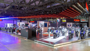 Yamaha ad EICMA 2026: tra novità di gamma, customizzazione live, incontri con i piloti e gare benefiche Yamaha ad EICMA 2026: tra novità di gamma, customizzazione live, incontri con i piloti e gare benefiche