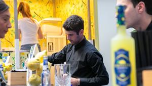 #ViaDeiLimoni, il limone di Sorrento profuma e decora via della Spiga a Milano