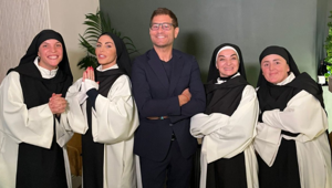 "Vita da suore" debutta a Roma con una serie di iniziative dal vivo. Primo ospite il conduttore Enrico Papi