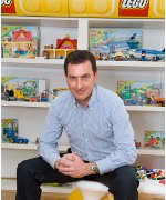 Lego: Legends of Chima, cartoon e campagna da 1 mln. Nel 2013, 10 mln in adv e mktg. Gara a due per gli eventi