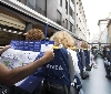 Milano si tinge di blu con il Nivea Blue Bus di Adverteam