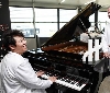 Lang Lang vista la Hublot e si esibisce nei laboratori della manifattura