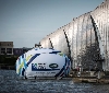 Un gigantesco pallone da rugby sul Tamigi: anteprima del tour della Webb Ellis Cup con Land Rover