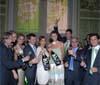 Nella notte di Milano si brinda allo Champagne