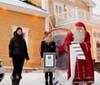 MINI, consegnato a Santa Claus un rotolo di desideri lungo oltre 3 chilometri 