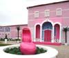 A Berlino la Casa dei Sogni di Barbie diventa realtà
