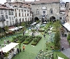 Obiettivo sulla 'Piazza Verde' di Bergamo con Nikon