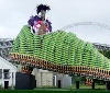 I tubi delle patatine Pringles omaggiano i Mondiali di calcio