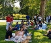 Meeting sull'erba nel cuore di Milano. Organizza Gattinoni