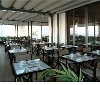 Interna firma l'Armani Café di Abu Dhabi