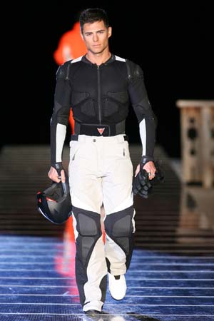 DAINESE uomo 1640 copia.JPG