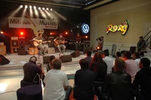 Medium_2Casting_Miti_della_Musica_Volkswagen_al_Roxy_Bar.jpg