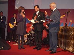 consegna premio 1-1 copia.JPG