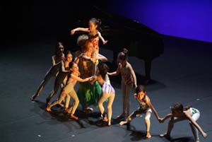 Armiato con bambini color copia.JPG