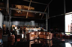 OUTRAGEOUSBAR-1 copia.JPG