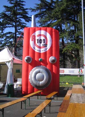 Gonfiabile_Radio_low copia.jpg