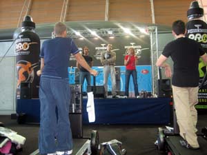 presentazione powerade pro heat program da ai lati Max Grossi e Marika Moretti al centro Luca Gerosa.JPG