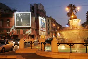 impianti big size su facciate Teatro Petruzzelli di Bari.JPG
