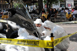 PiaggioMP3GuerrillaRoma2.JPG