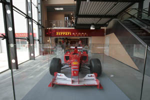 Ferrari_Store copia.JPG