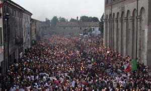 Croce Rossa_fiaccolata copia.jpg