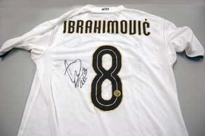 Ibrahimovic_autografata copia.JPG
